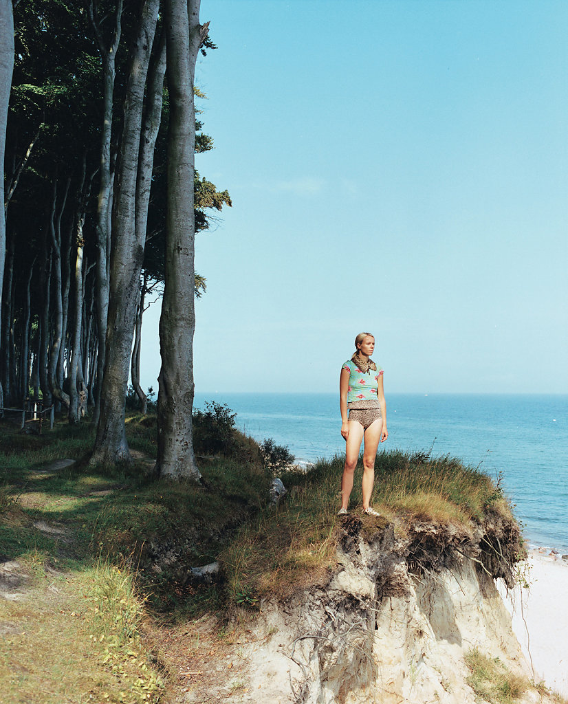 Susan Pietzsch, jewellery artist and curator, >Gespensterwald< Heiligendamm (DE), 08/00